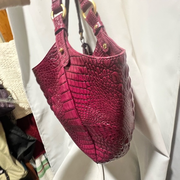 Brahmin Jacqueline Melbourne Croc-Embossed Burgundy Leather Hobo bag. - Picture 6 of 15